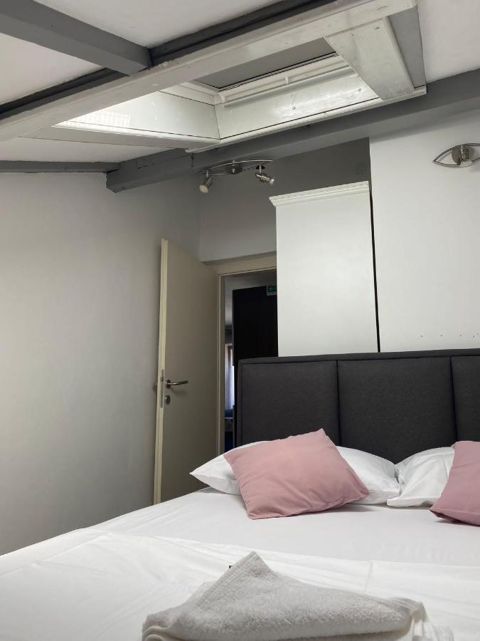 Apartment City Vibe, Great Location! ชิเบนิก ภายนอก รูปภาพ